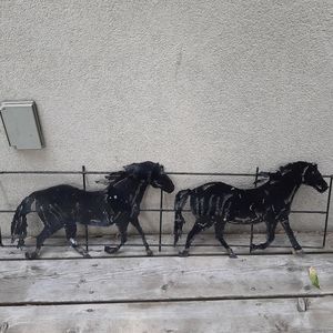 Metal decor horses